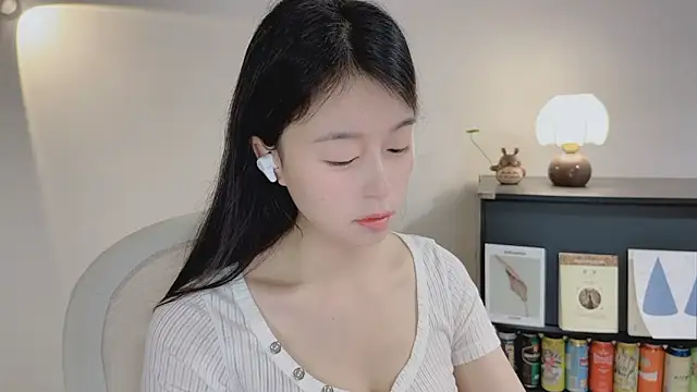 Onechestnut online show from 10, 4, 2026