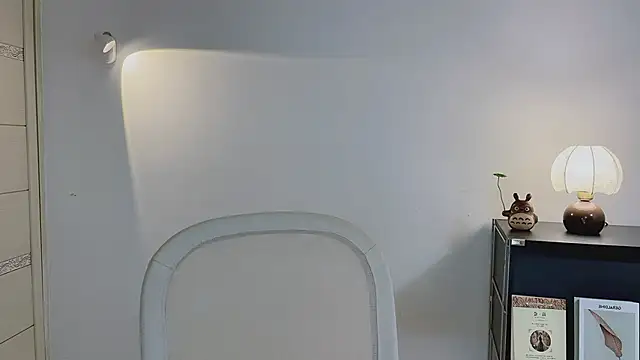 Onechestnut online show from 28, 4, 2026