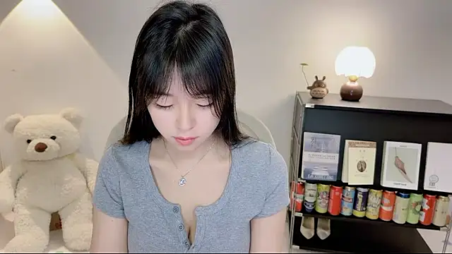 Snapshot of Onechestnut chatting on 11, 6, 2026 Onechestnut online show from 11, 6, 2026
