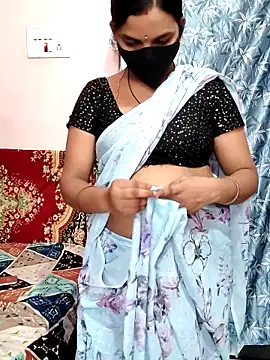 Snapshot of Lalitha-1995 chatting on 5, 6, 2026 Lalitha-1995 online show from 5, 6, 2026
