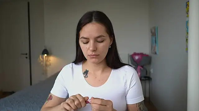 EwelynScott online show from 12, 11, 2025