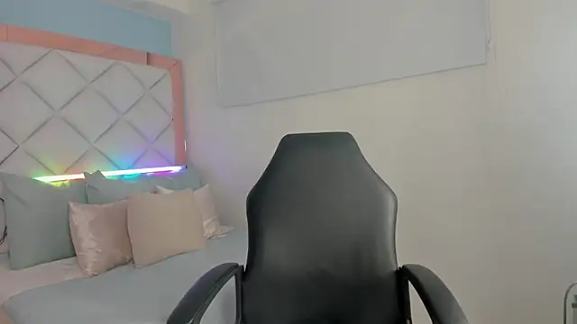 Snapshot of molly_gomezz chatting on 7, 10, 2025 molly gomezz online show from 7, 10, 2025