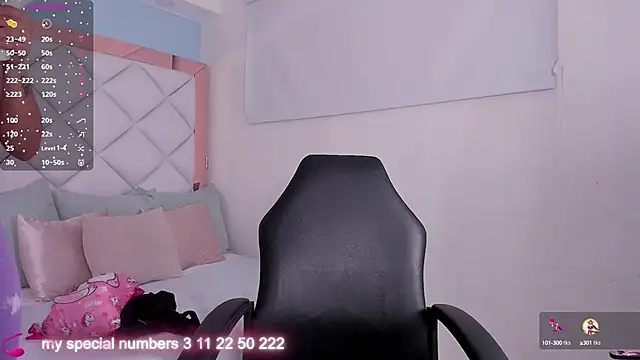 Snapshot of molly_gomezz chatting on 9, 10, 2025 molly gomezz online show from 9, 10, 2025