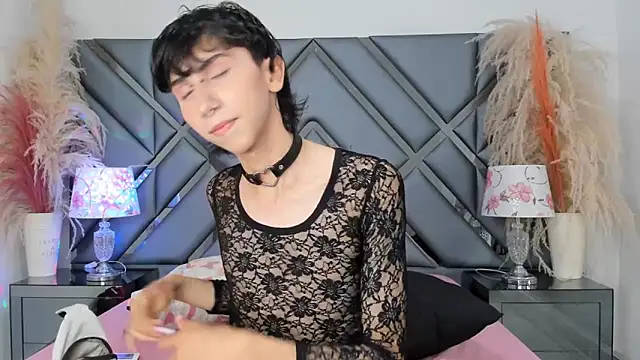 Milan LewisS online show from 8, 11, 2025