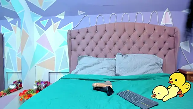 Scarletbigbug online show from 1, 11, 2025