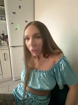 AlysonHuxley  online show from 28, 2, 2026