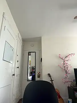 babykalirose online show from 7, 4, 2026