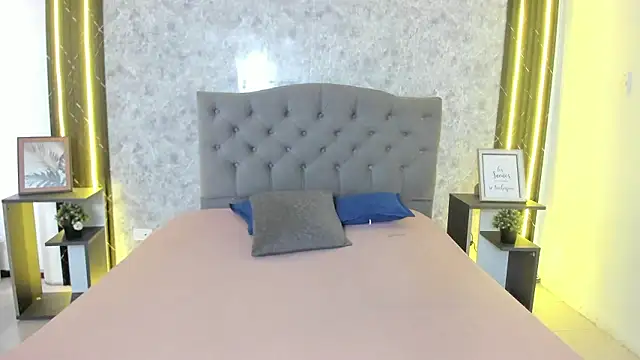 GiannaSlimJB online show from 11, 2, 2026