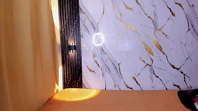 Alaia Gutierrez online show from 11, 11, 2025