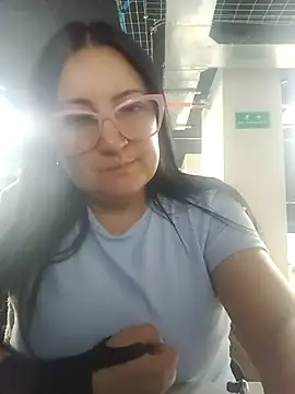 Snapshot of Romina693 chatting on 28, 9, 2025 Romina693 online show from 28, 9, 2025