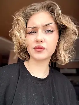 KellyKeler online show from 5, 4, 2026