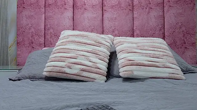 emmacurvy online show from 30, 3, 2026