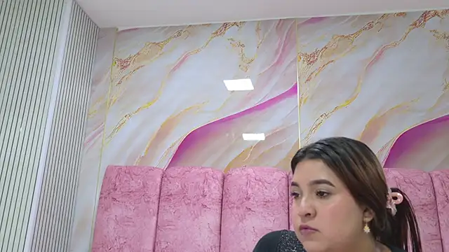 Snapshot of emmacurvy chatting on 24, 6, 2026 emmacurvy online show from 24, 6, 2026