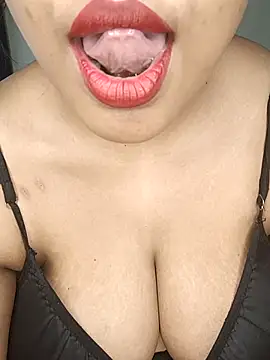 sex-withcouple online show from 5, 4, 2026