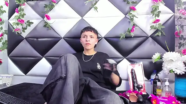 Megan Thompson  online show from 2, 10, 2025