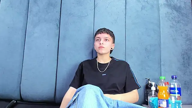 Megan Thompson  online show from 22, 3, 2026