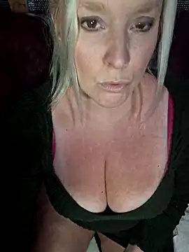 Snapshot of Bouncy-Bella28X chatting on 3, 6, 2026 Bouncy-Bella28X online show from 3, 6, 2026
