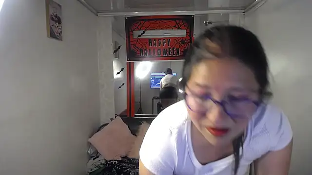 Snapshot of scarlett_widow_ chatting on 19, 10, 2025 scarlett widow online show from 19, 10, 2025