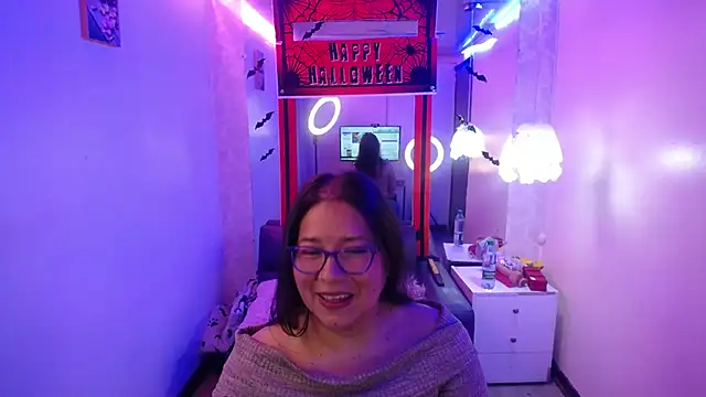 Snapshot of scarlett_widow_ chatting on 20, 10, 2025 scarlett widow online show from 20, 10, 2025