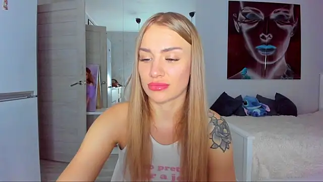 Snapshot of MashaFromRussia__ chatting on 13, 10, 2025 MashaFromRussia online show from 13, 10, 2025