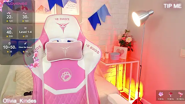 Olivia Kindes online show from 22, 9, 2025