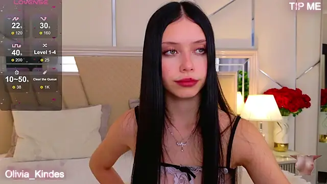 Olivia Kindes online show from 13, 10, 2025