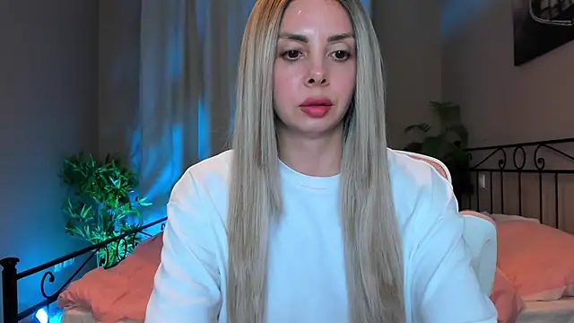 VelvetEliza online show from 15, 4, 2026