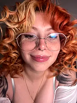 Snapshot of YunoRose_ chatting on 20, 10, 2025 YunoRose online show from 20, 10, 2025