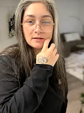 Alix Valentine online show from 13, 9, 2025