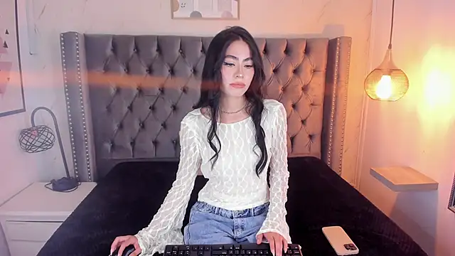 Snapshot of Anya_Belth chatting on 8, 5, 2026 Anya Belth online show from 8, 5, 2026