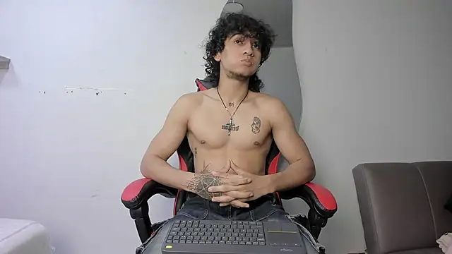 Snapshot of JackesTaylor chatting on 13, 11, 2025 JackesTaylor online show from 13, 11, 2025