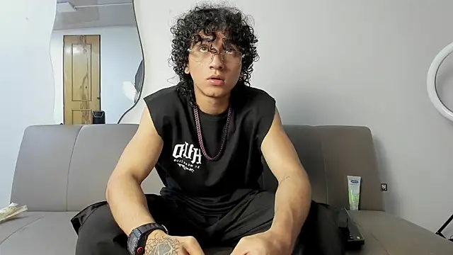 Snapshot of JackesTaylor chatting on 27, 11, 2025 JackesTaylor online show from 27, 11, 2025