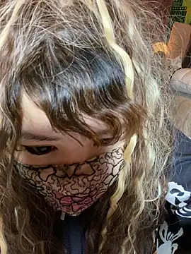 Snapshot of xoxLILxMELOxox chatting on 4, 10, 2025 xoxLILxMELOxox online show from 4, 10, 2025