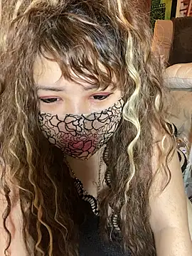 Snapshot of xoxLILxMELOxox chatting on 6, 10, 2025 xoxLILxMELOxox online show from 6, 10, 2025