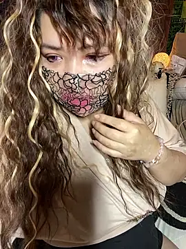 Snapshot of xoxLILxMELOxox chatting on 10, 10, 2025 xoxLILxMELOxox online show from 10, 10, 2025