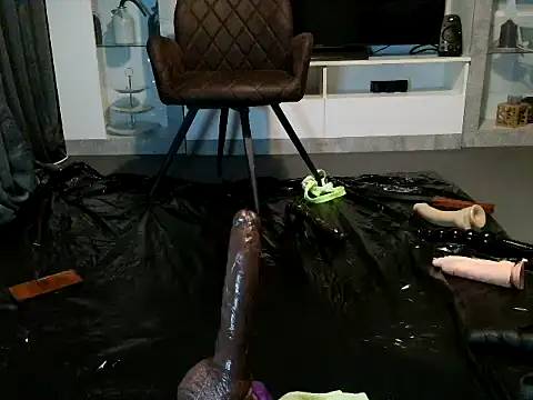 Snapshot of xCakeManx chatting on 15, 7, 2026 xCakeManx online show from 15, 7, 2026