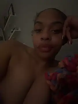 Snapshot of Regina69slut chatting on 22, 6, 2026 Regina69slut online show from 22, 6, 2026