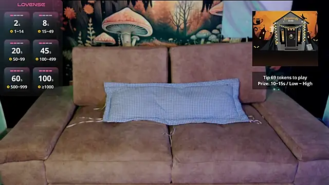 LunaBunny8 online show from 14, 10, 2025