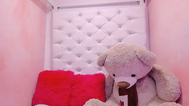 Snapshot of eimy_skinny_ chatting on 28, 2, 2026 eimy skinny online show from 28, 2, 2026