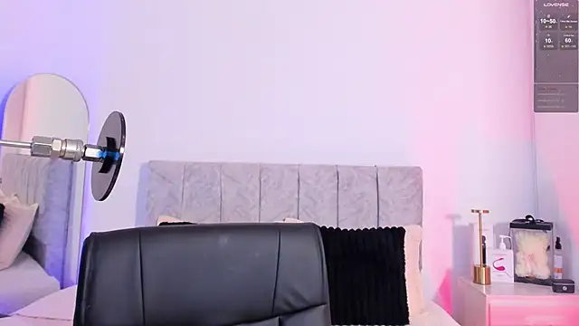 Taylormaxwell online show from 12, 2, 2026