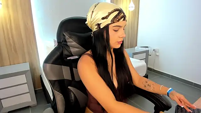 megara x  online show from 4, 11, 2025