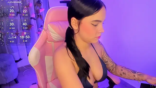Snapshot of megara_x_ chatting on 2, 7, 2026 megara x online show from 2, 7, 2026