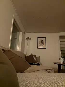 Snapshot of latina-pene chatting on 14, 10, 2025 latina-pene online show from 14, 10, 2025