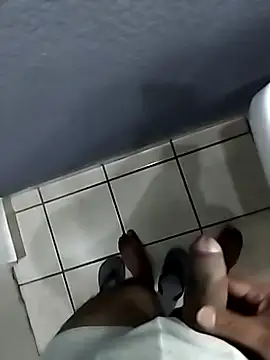 Snapshot of Leofj007 chatting on 3, 11, 2025 Leofj007 online show from 3, 11, 2025