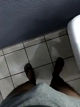 Snapshot of Leofj007 chatting on 8, 11, 2025 Leofj007 online show from 8, 11, 2025