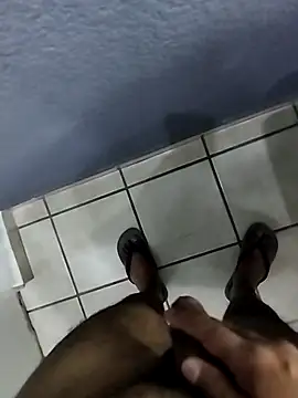 Snapshot of Leofj007 chatting on 24, 11, 2025 Leofj007 online show from 24, 11, 2025