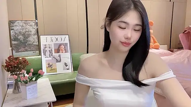 Snapshot of suki-1 chatting on 12, 9, 2025 suki-1 online show from 12, 9, 2025