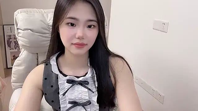 Snapshot of suki-1 chatting on 1, 12, 2025 suki-1 online show from 1, 12, 2025