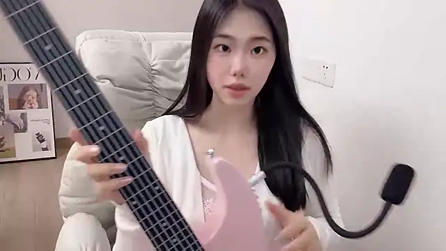 Snapshot of suki-1 chatting on 22, 12, 2025 suki-1 online show from 22, 12, 2025