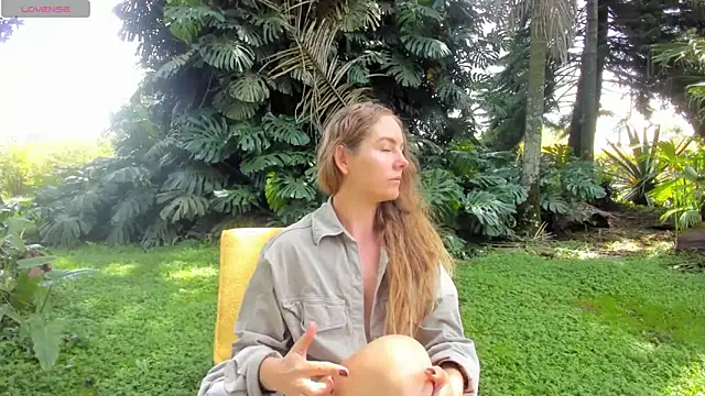 Angiehuston1 online show from 18, 4, 2026